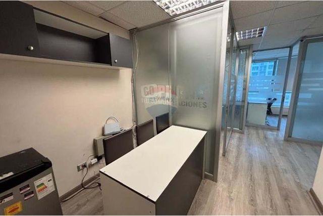 Oficina en providencia a pasos del metro
