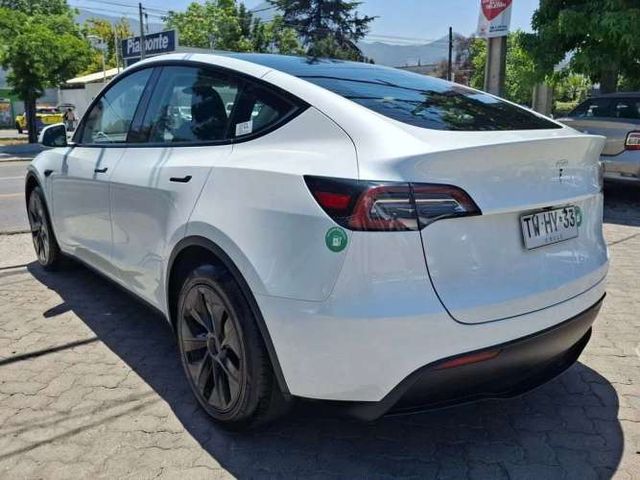 TESLA MODEL Y 2025