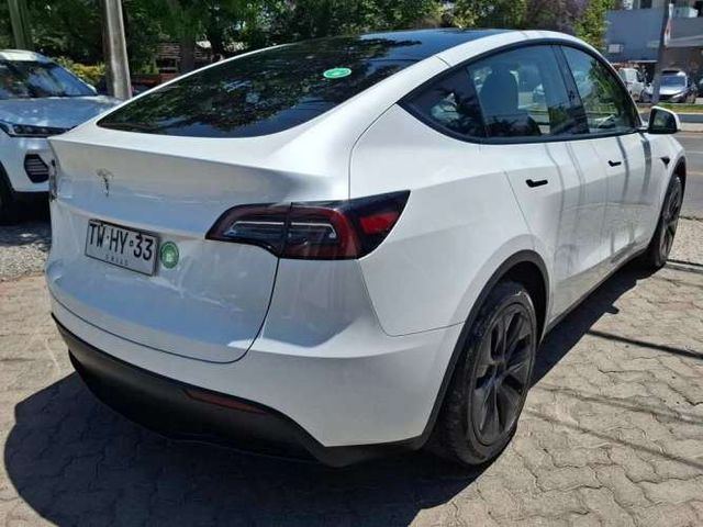 TESLA MODEL Y 2025