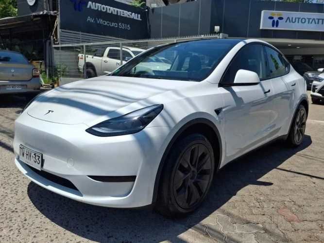 TESLA MODEL Y 2025