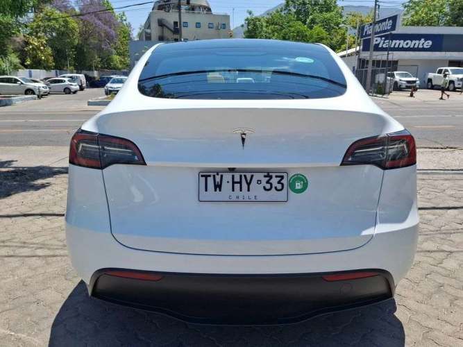 TESLA MODEL Y 2025