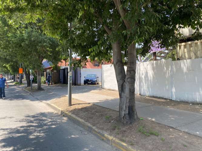 Arriendo espacio compra y venta vehiculos