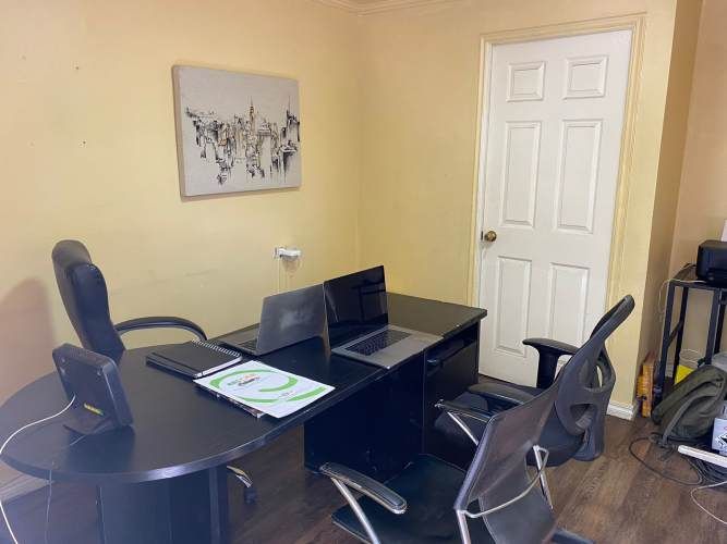 Arriendo espacio compra y venta vehiculos