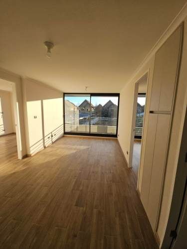 Departamento en arriendo c/ estacionamiento en Huertos Familiares