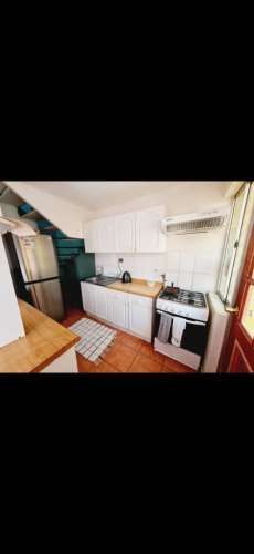 Corredora arrienda casa amoblada