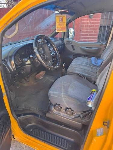 Vendo Furgon amarillo