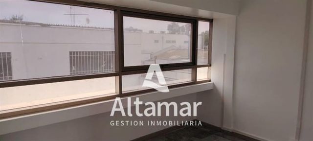 LOCAL COMERCIAL Avenida El Santo con Huanhuali