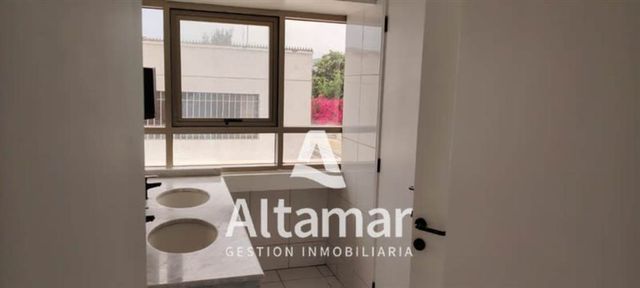 LOCAL COMERCIAL Avenida El Santo con Huanhuali