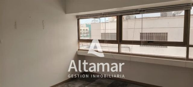 LOCAL COMERCIAL Avenida El Santo con Huanhuali