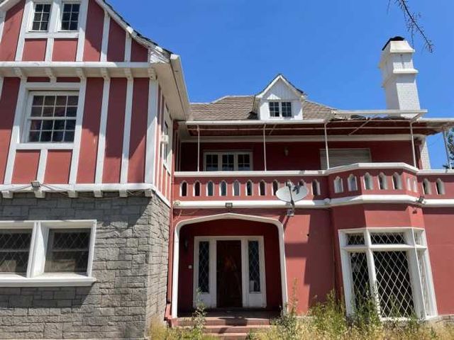 CASA Francisco Bilbao, La Reina