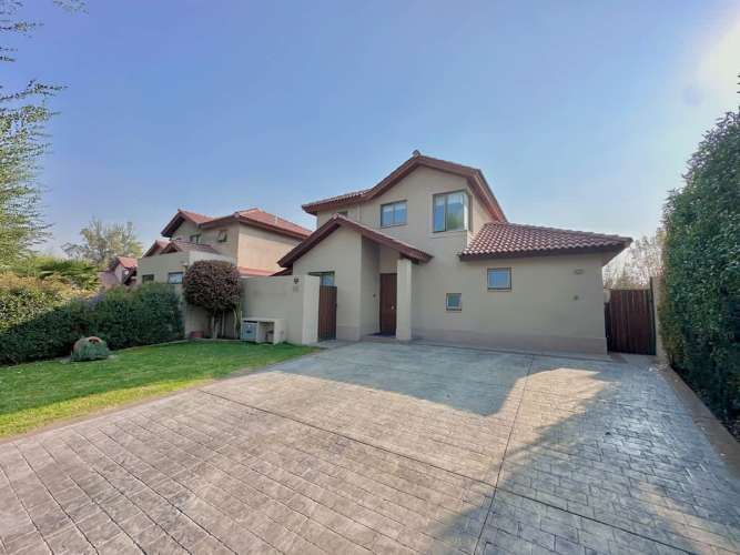 CASA remanso de chicureo