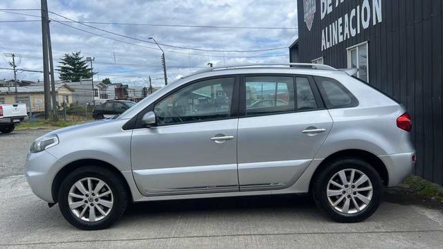 Venta  vehículo station wagon, koleos dynamique 2.5 automático, año 2015