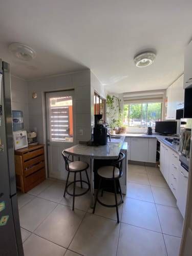 VENTA CASA PROVENZAL SECTOR PARQUE BRISAS NORTE 2 PISOS 3D+3B+ESCRITORIO+TERRAZA CON SECTOR AMBIENTADO PARA QUINCHO, COLEGIOS HIGHLANDS, CABO DE HORNOS