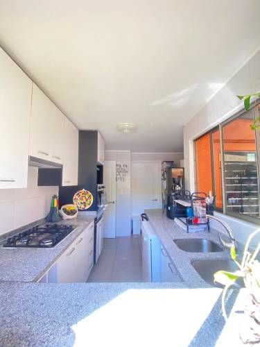 VENTA CASA PROVENZAL SECTOR PARQUE BRISAS NORTE 2 PISOS 3D+3B+ESCRITORIO+TERRAZA CON SECTOR AMBIENTADO PARA QUINCHO, COLEGIOS HIGHLANDS, CABO DE HORNOS