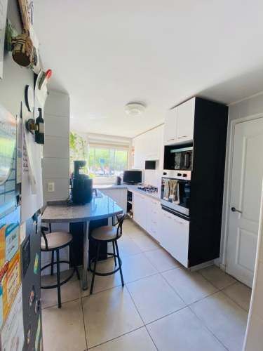 VENTA CASA PROVENZAL SECTOR PARQUE BRISAS NORTE 2 PISOS 3D+3B+ESCRITORIO+TERRAZA CON SECTOR AMBIENTADO PARA QUINCHO, COLEGIOS HIGHLANDS, CABO DE HORNOS