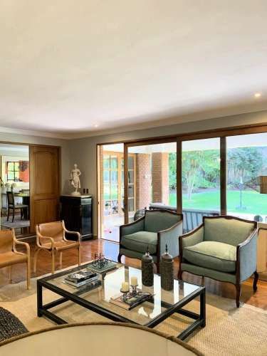 VENTA CASA ESTILO INGLÉS FRENTE AL SANTIAGO COLLEGE, LOS TRAPENSES