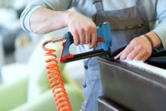 SE BUSCA TAPICERO CON EXPERIENCIA – COMUNA DE ÑUÑOA