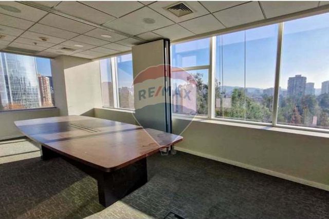 Oficina cercana al metro escuela militar