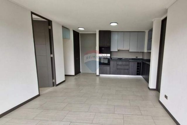 Departamento a pasos del metro rojas magallanes