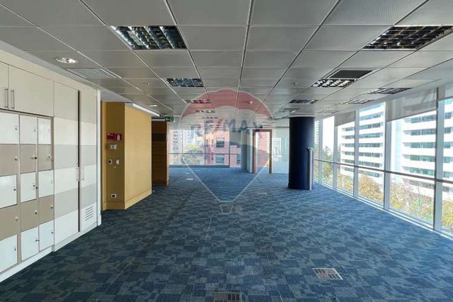 Oficina  en el barrio el golf