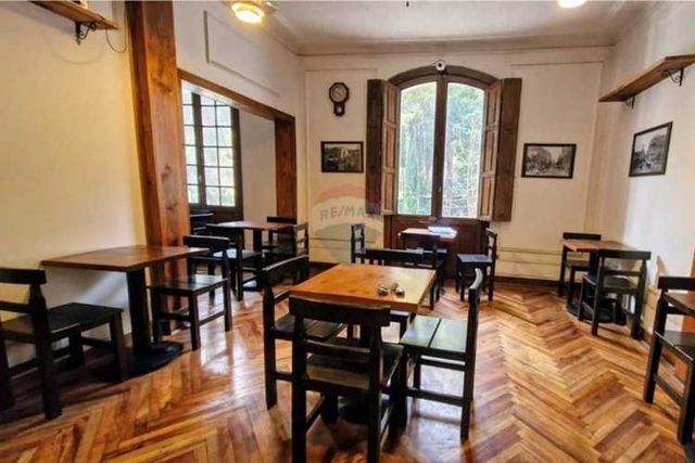 Hotel y local a pasos del metro santa lucía