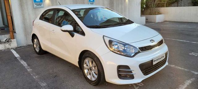 Kia Rio 5 EX Full año 2017
