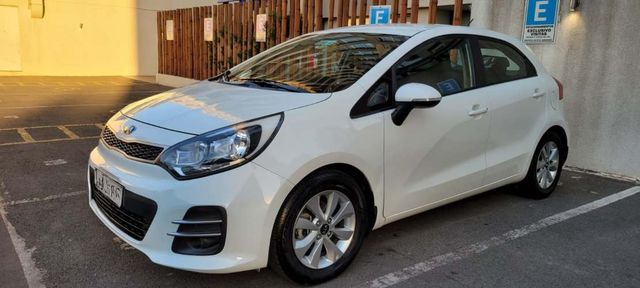 Kia Rio 5 EX Full año 2017