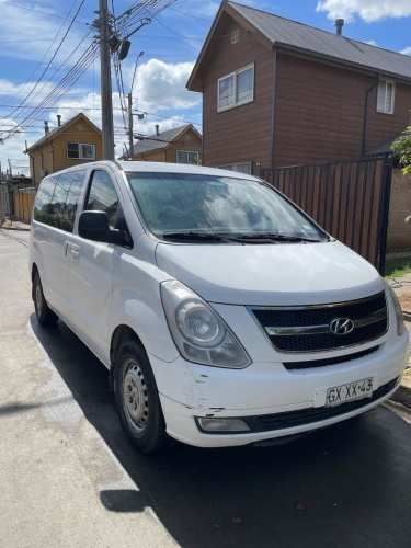 Vendo Hyundai h1 en excelente estado precio conversable