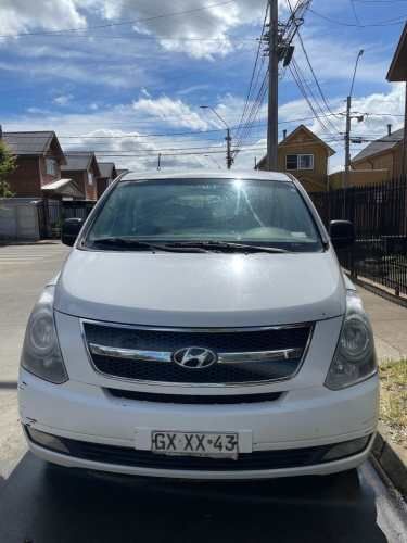 Vendo Hyundai h1 en excelente estado precio conversable