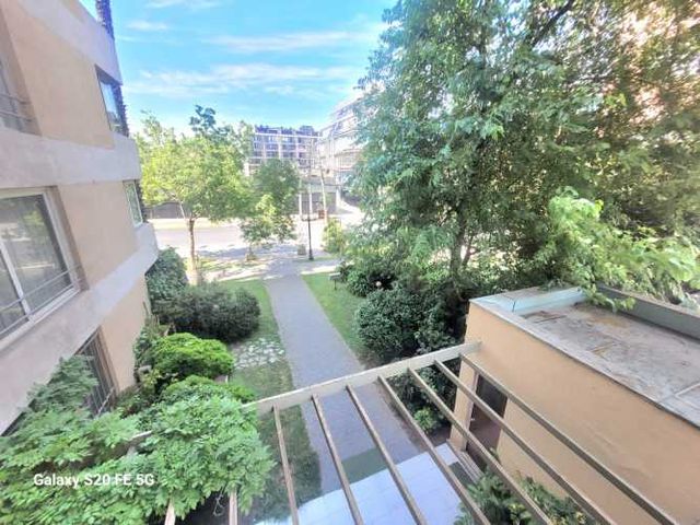 Amplio y soleado departamento  en Providencia