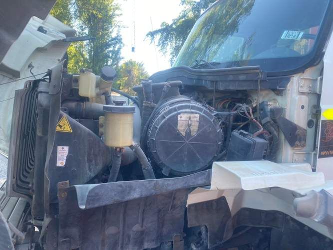 CAMION CON EQUIPO DE ASPIRADO Marca INTERNATIONA Modelo 7600 Año 2013