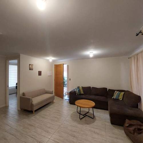 SE ARRIENDA HERMOSA Y AMPLIA CASA SECTOR COSTA LAGUNA, SIN AMOBLAR