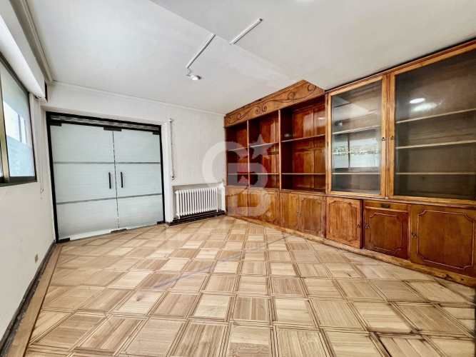 Gran casa comercial a pasos de Providencia