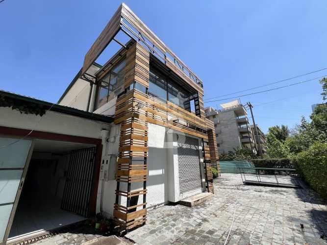 Gran casa comercial a pasos de Providencia