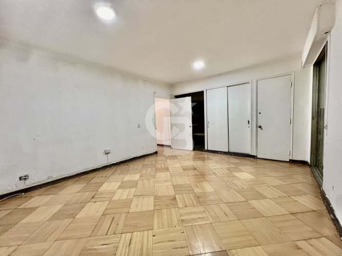 Gran casa comercial a pasos de Providencia