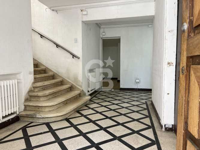 Gran casa comercial a pasos de Providencia