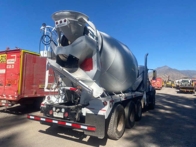 AMION MIXER Marca MACK Modelo GU813E Año 2013
