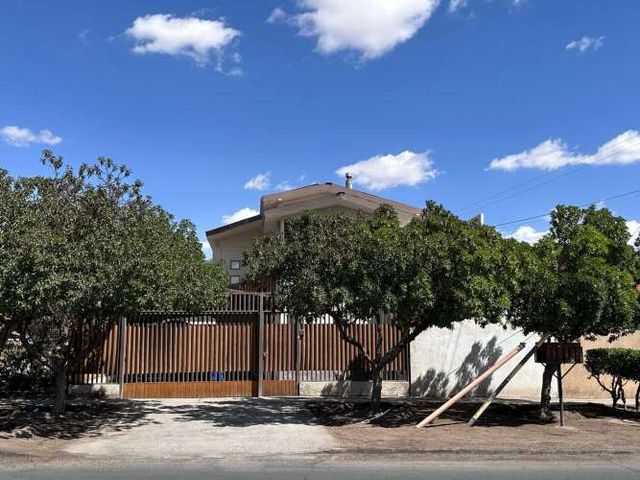 Moderna Vivienda con Excelente Conectividad (130443)