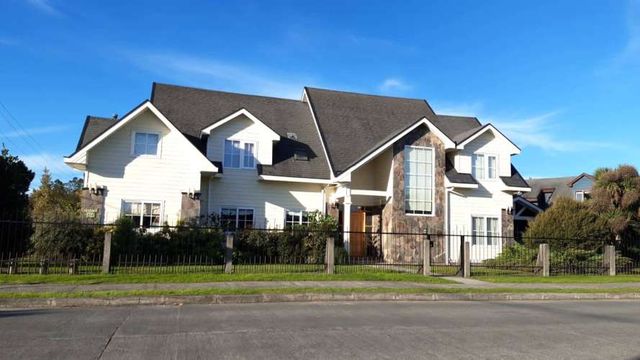 En Venta casa de 5 dormitorios Puerto Varas