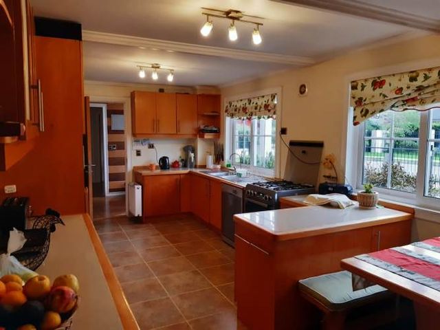 En Venta casa de 5 dormitorios Puerto Varas