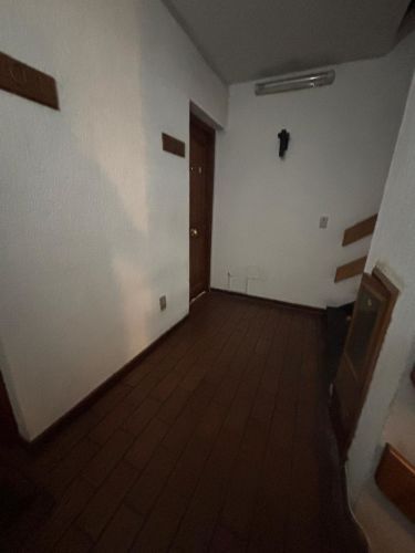 CON EXCELENTE CONECTIVIDAD DE LOS CENTROS COMERCIALES COMO EL MALL Y CASINO