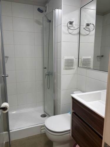 ARRIENDO ESTUDIO SEMI AMOBLADO