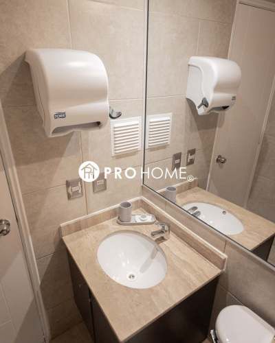 Departamento Ejecutivo en Edificio Novo: Comodidad y Conectividad en el Centro