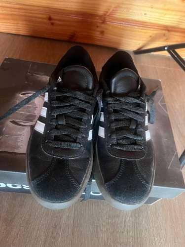 Zapatillas Adidas nuevas vl court