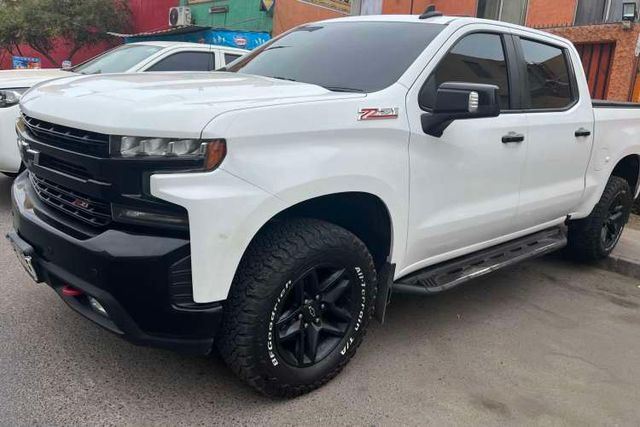 CHEVROLET SILVERADO TRAIL BOSS