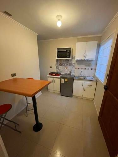 ARRIENDO DEPARTAMENTO INTERIOR AMOBLADO DOMINGO ROJAS – LLEGAR E INSTALARSE