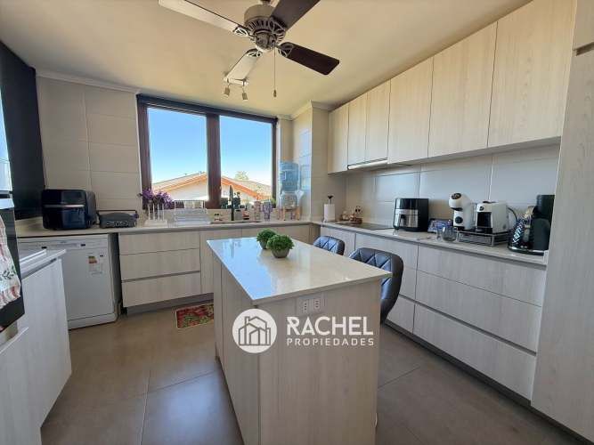 SE ARRIENDA HERMOSO Y AMPLIO DEPARTAMENTO EN EXCLUSIVO Condominio Vista Golf