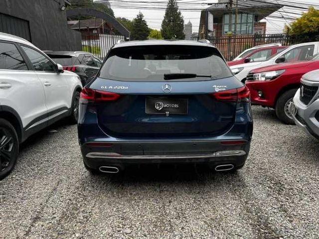 Mercedes Benz GLA 220 D HB 4MATIC