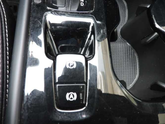 VOLVO XC40 T4 RDESIGN 2.0 2020