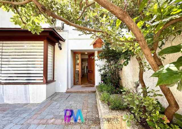 CASA Candelaria Goyenechea con Bartolome de las casas